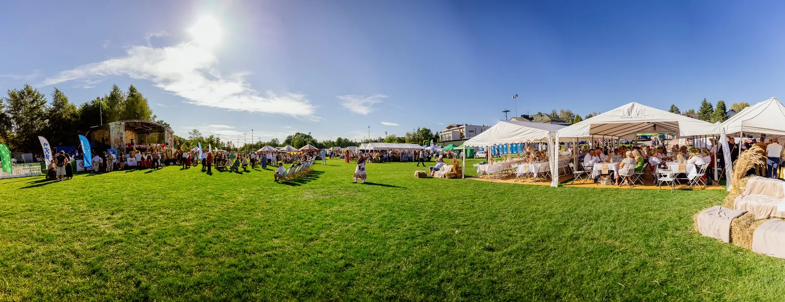 Panorama terenu XXVI Dożynek Powiatu Myślenickiego w Sieprawiu